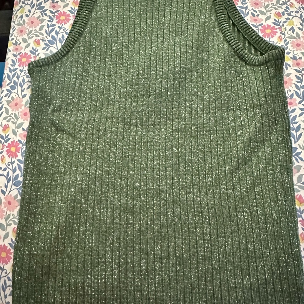 Green tank size M
